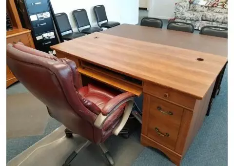 Executive office desk chair